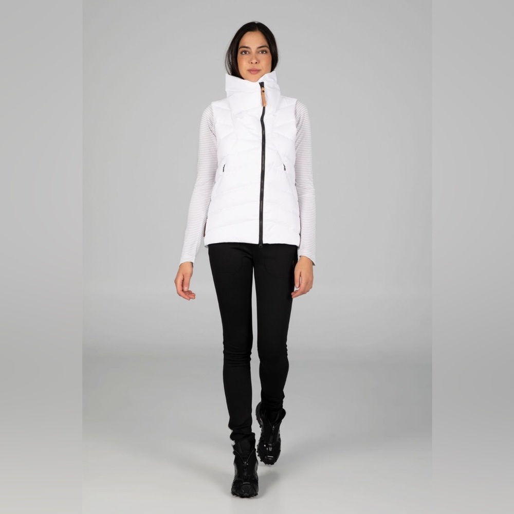 Indygena White Papluma Down Vest, size S